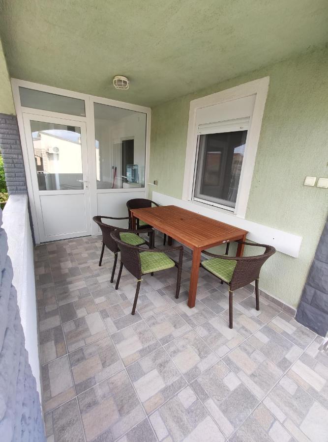 Apartman Pilcik Lägenhet Vir Exteriör bild